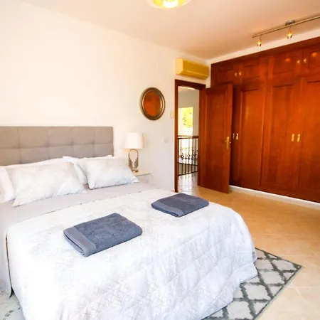 4 Bedroom Mijas Pueblo With Pool & Bbq * Malaga